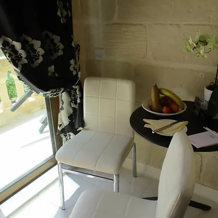 Bed & Breakfast The Rigiana Kerċem